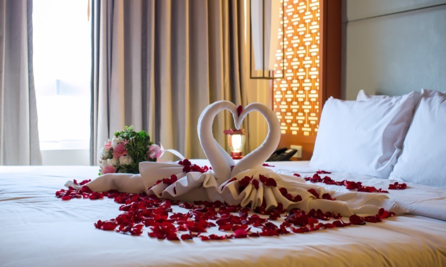 Cara Request Dekorasi Kamar Hotel untuk Honeymoon Gratis!