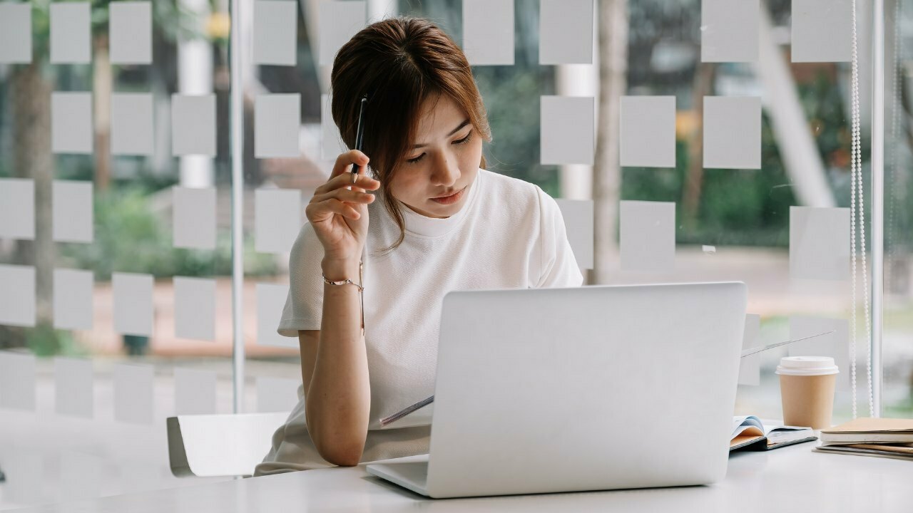 5 Cara Mengatasi Hustle Culture, Agar Hidup Lebih Bahagia!