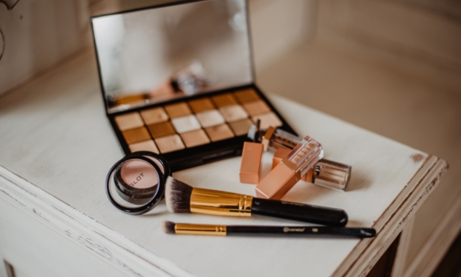7 Inspirasi Kado untuk Pecinta Makeup, Dijamin Suka!