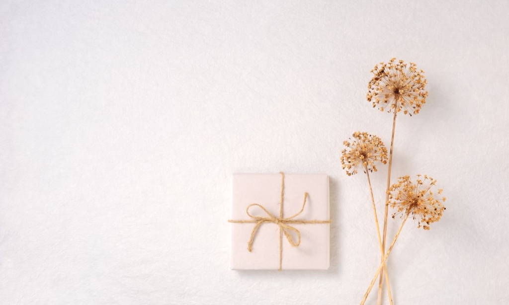 10 Kado untuk Sahabat Muslimah yang Bisa Kamu Coba