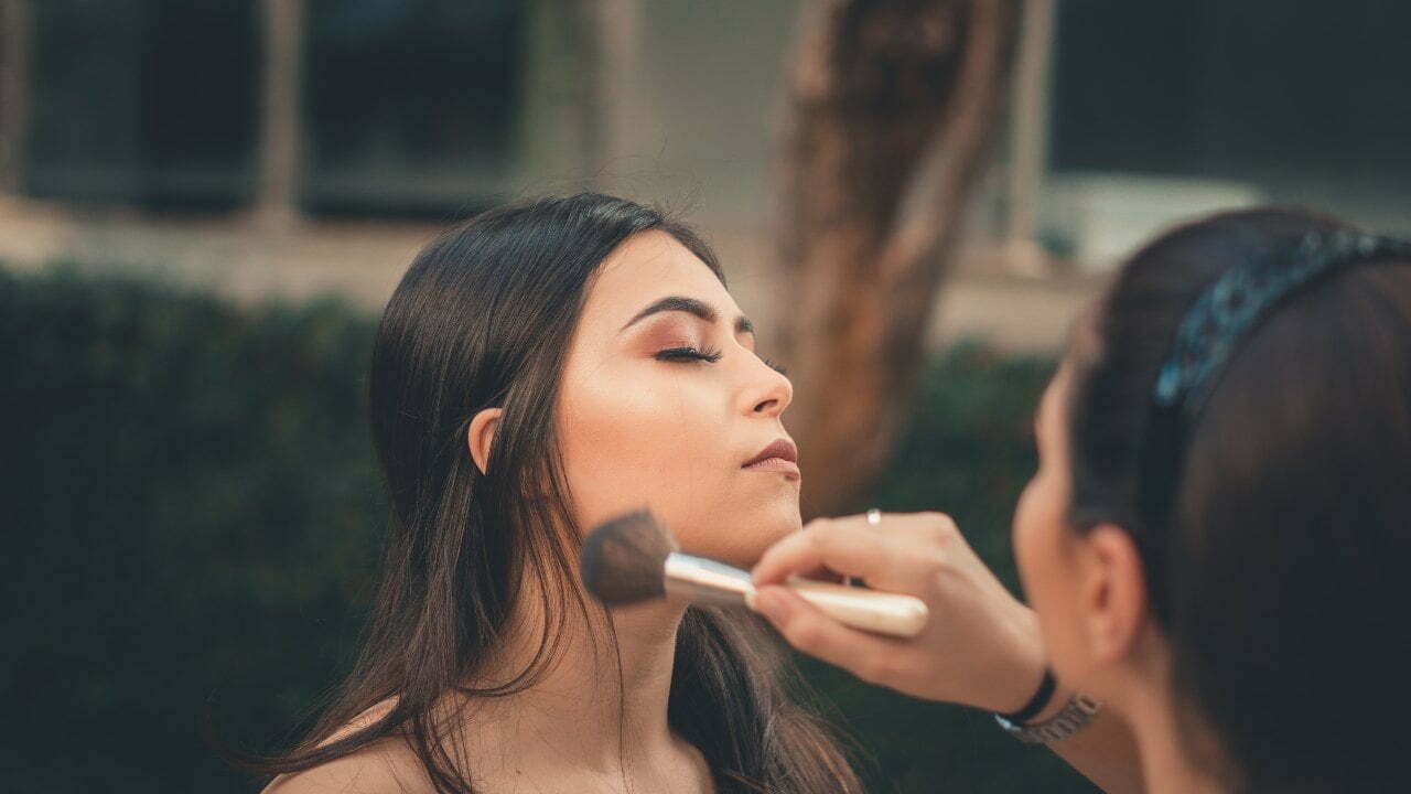 Makeup Base untuk Kulit Berminyak