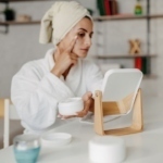 Apakah Setelah Memakai Skincare Boleh Memakai Bedak