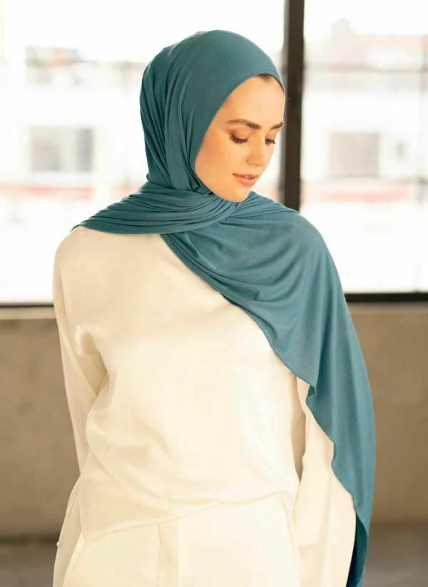  baju warna cream muda cocok dengan jilbab warna apa - Tuskish Blue