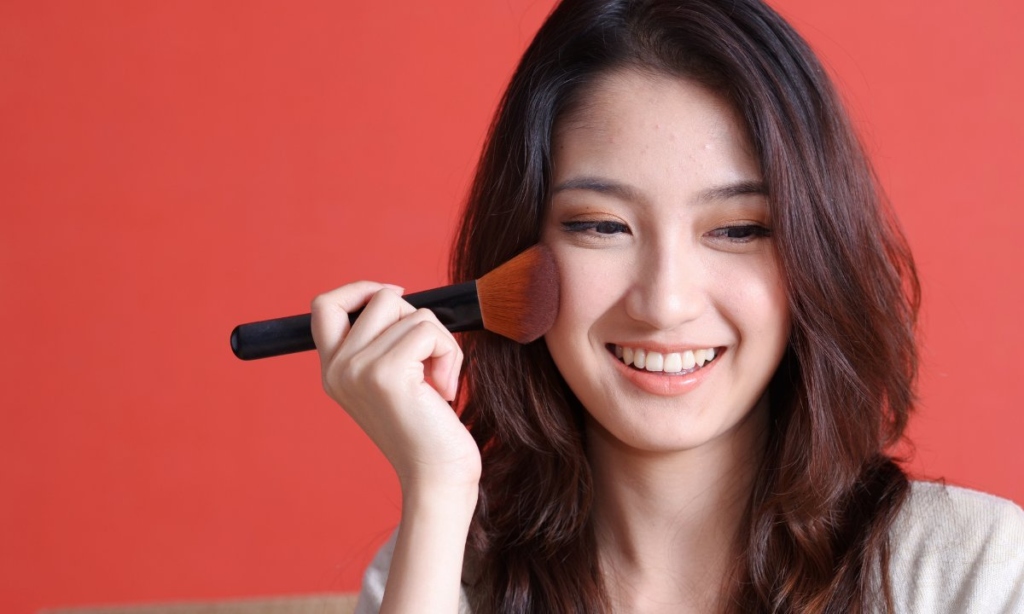 Bedak Wardah Untuk Kulit Berminyak dan Berjerawat