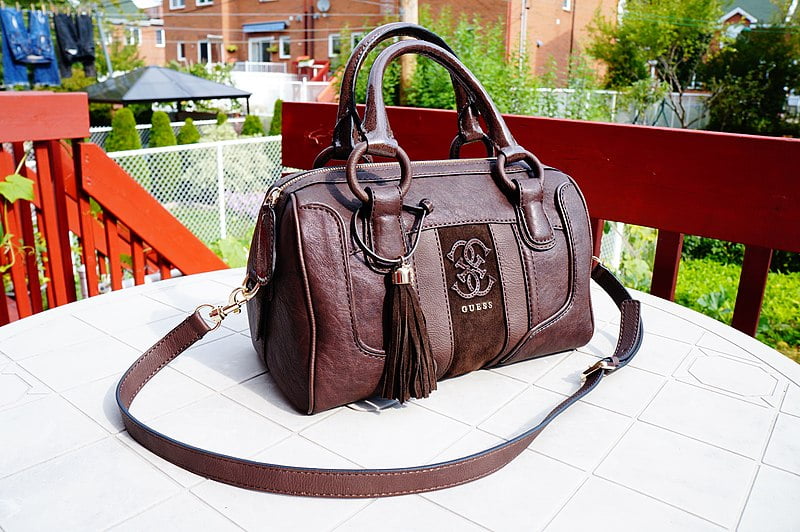 Kenali 8 Perbedaan Tas Guess Asli dan KW