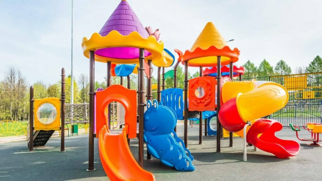 modal usaha playground indoor