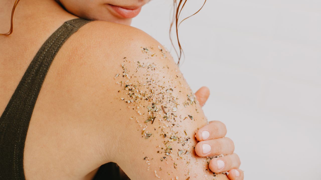 Perbedaan Body Scrub dan Lulur