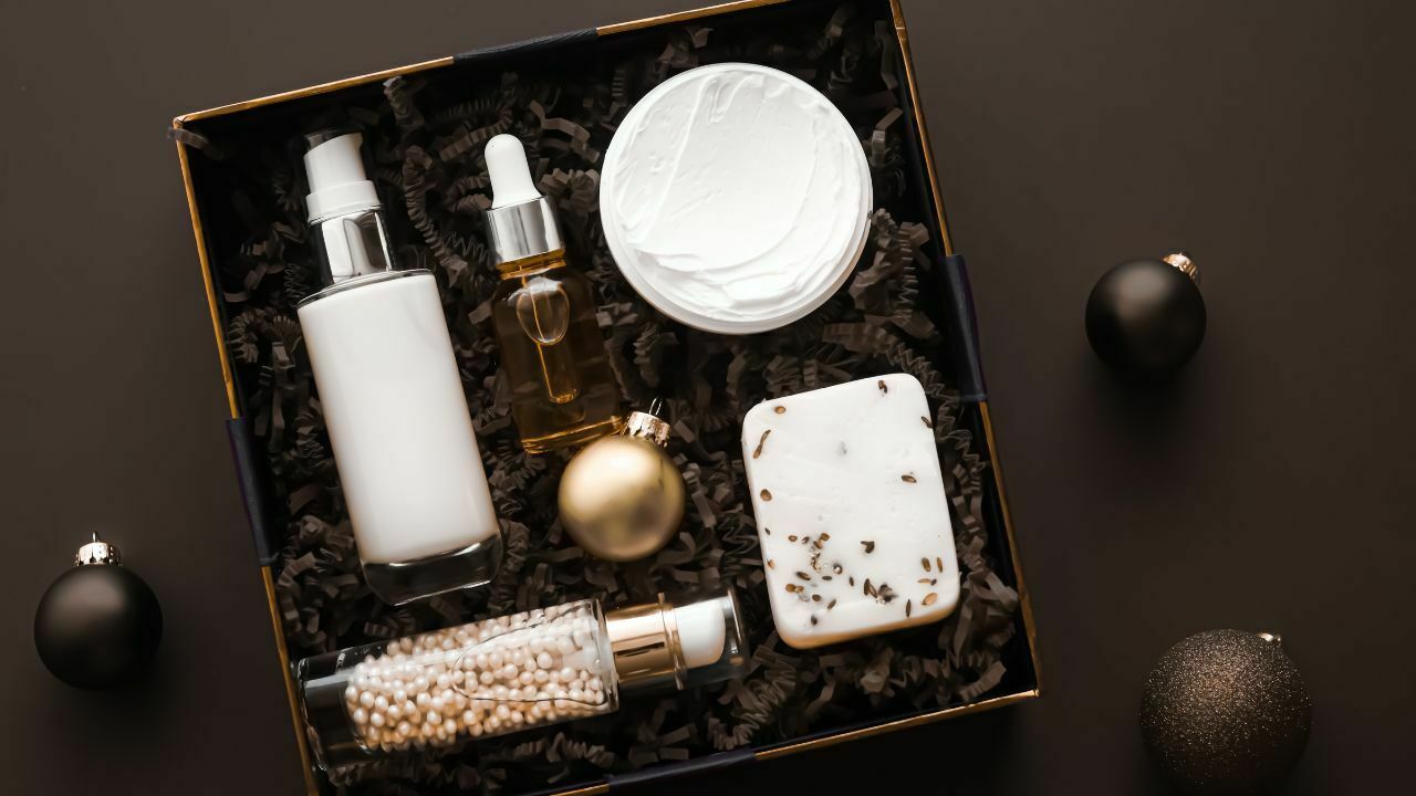 Skincare dan Makeup Set