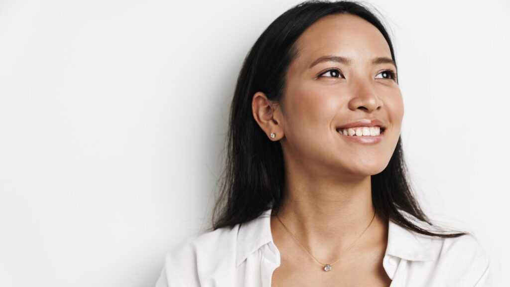 8 Cara Mengatasi Bibir Kering dan Penyebabnya, Yuk Simak!