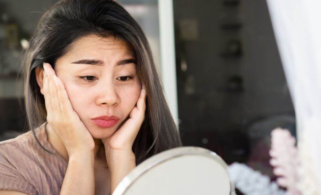 10 Cara Menghilangkan Kantung Mata Secara Alami