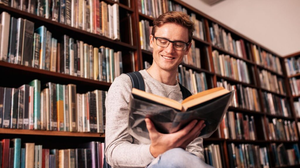 10 Ciri-ciri Pria yang Akan Sukses di masa Depan, Jarang Nongkrong!