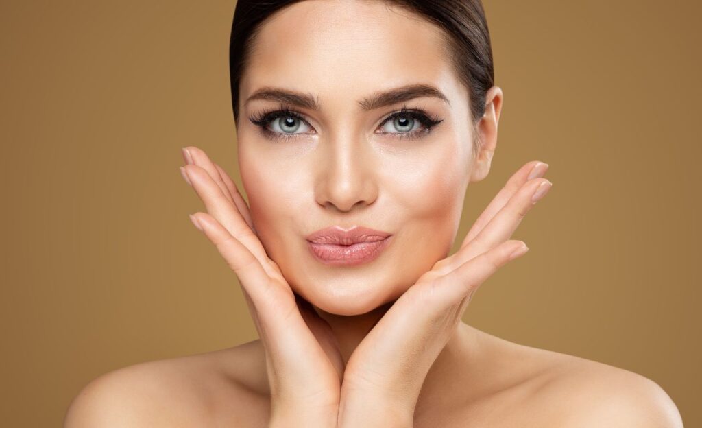 Ternyata Begini Cara Senyum untuk Bibir Tebal Terlihat Lebih Manis