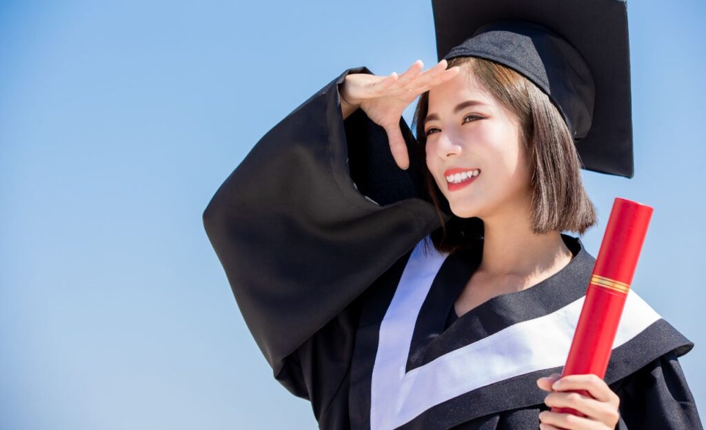 Rekomendasi Softlens untuk Wisuda, Cek disini!