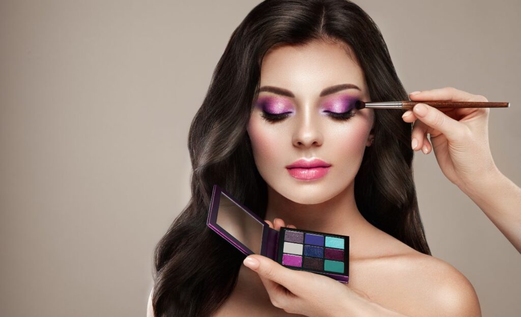 10 Cara Memakai Eye Shadow Natural Sesuai Bentuk Mata