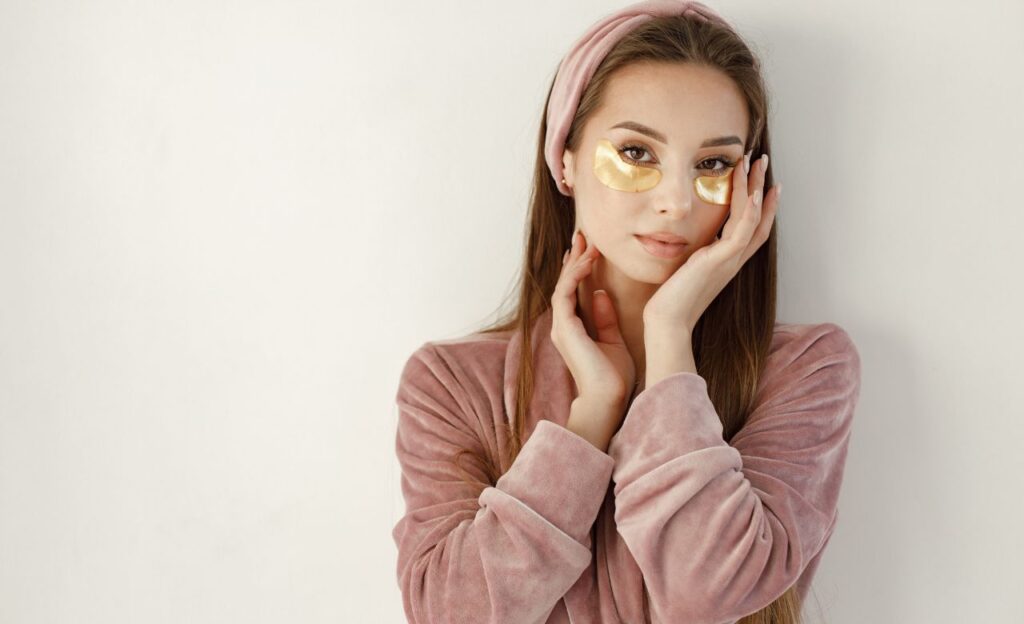 Cara Memakai Masker Mata yang Baik dan Benar