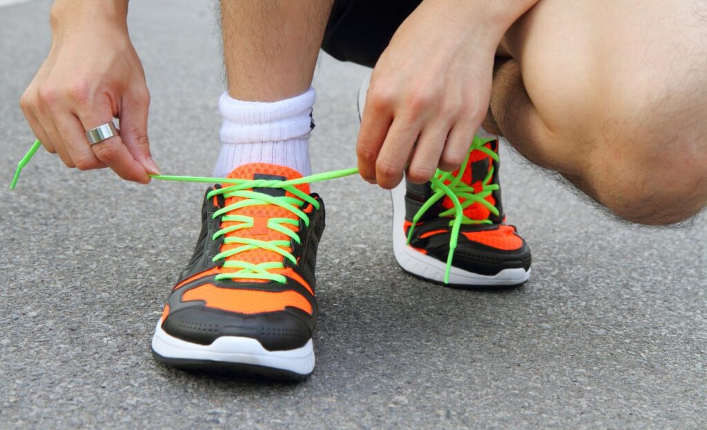 5 Cara Mengikat Tali Sepatu yang Bagus dan Keren