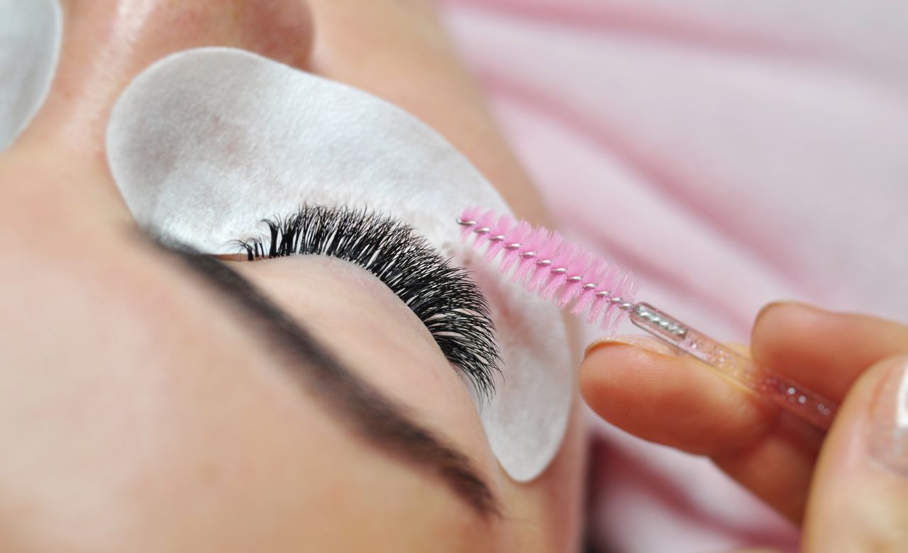 Light-Volume 2. Length-Volume-Lift (LVL) Lash Lift