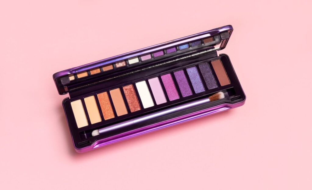 10 Rekomendasi Merk Eyeshadow yang Bagus dan Tahan Lama