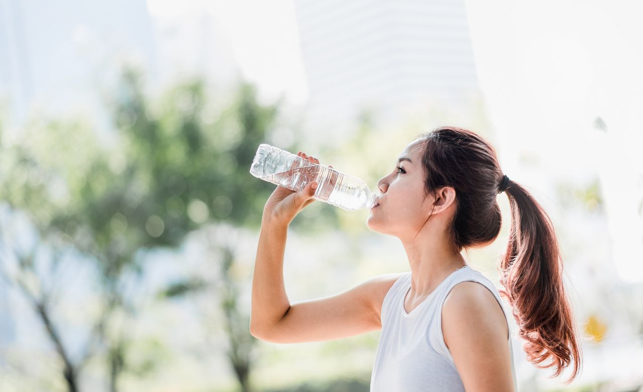 Minum-air-putih 2. Rajin Minum Air Putih