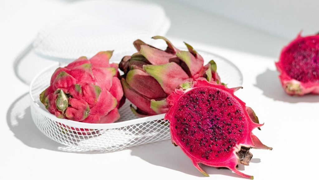 13 Manfaat Buah Naga untuk Kecantikan, Bikin Kulit Glowing!