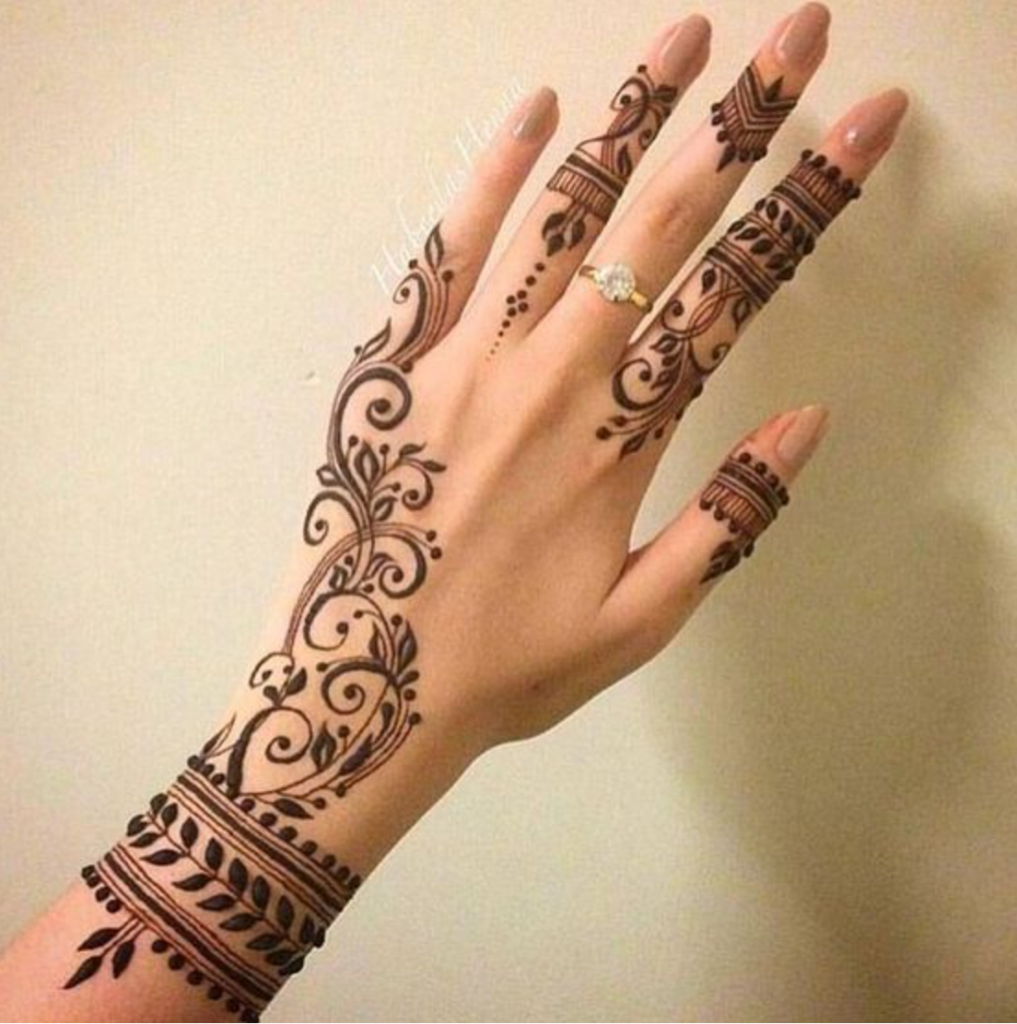 10. Henna Pola Twirly