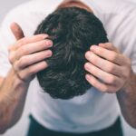 5 Cara Menghilangkan Uban di Usia Muda