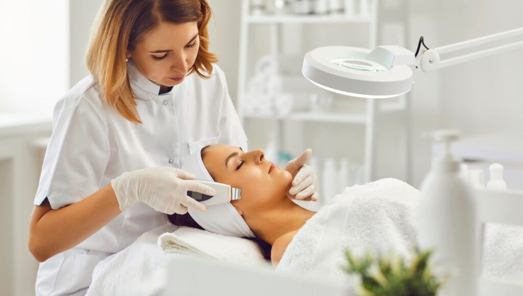 7 Rekomendasi Klinik Perawatan Wajah di Surabaya yang Bagus dengan Biaya Terjangkau