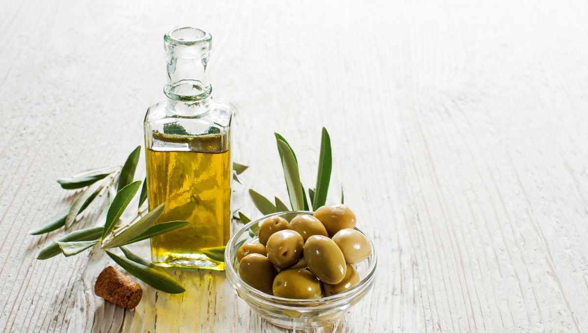 gunakan-olive-oil 5. Menggunakan Minyak Zaitun